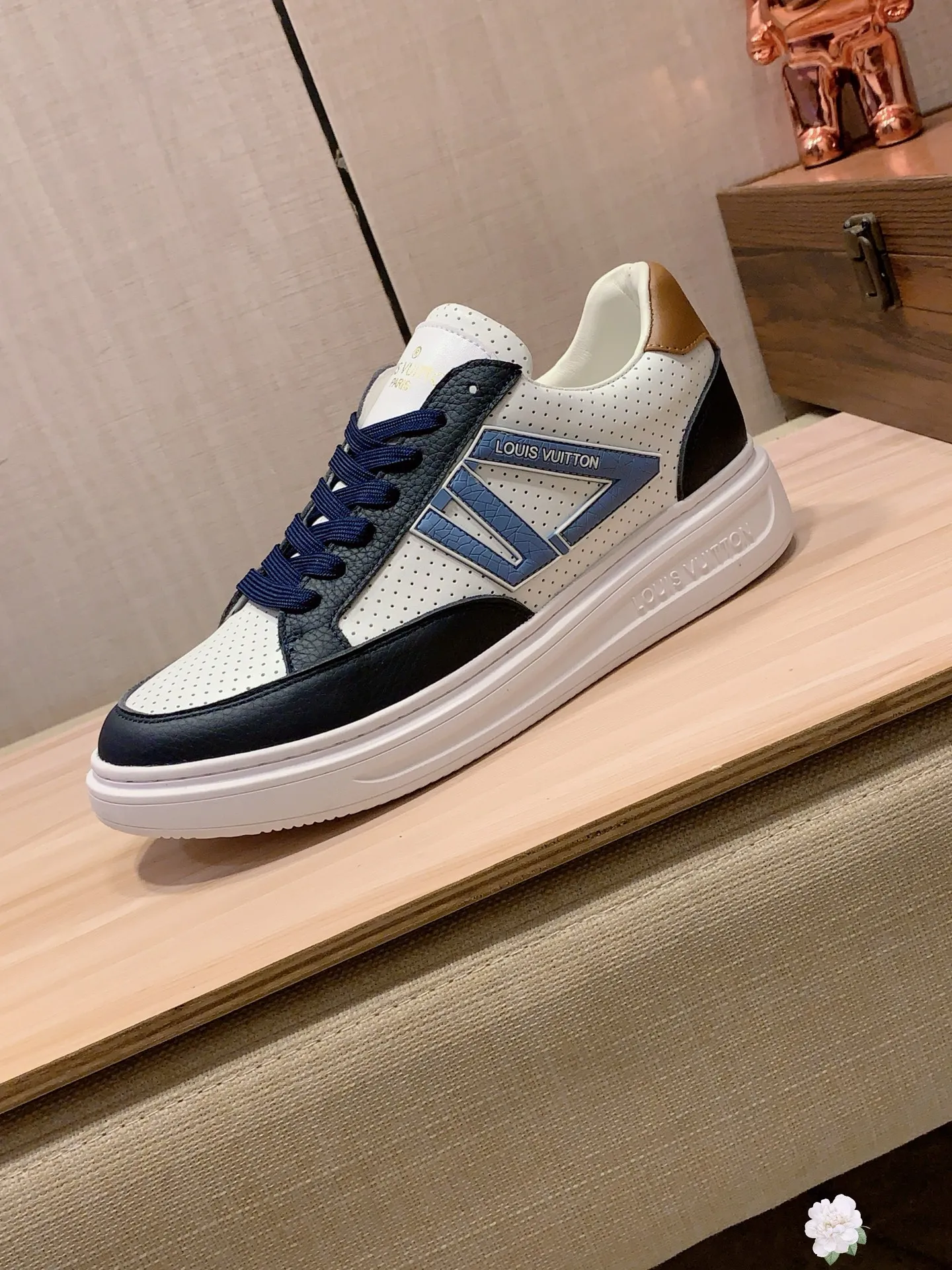 Men's Men's Shoes 💰420💰💰🎩🎩[Lightning][Lightning] "Lv*" The latest and most popular casual shoes, top brands [Seduce] Luxury ~ Purchasing Agency, Top ~ Quality. [Strong] The upper is made of imported breathable cowhide with material ➕ breathable sheepskin feet (•) and fine workmanship. Original stylish and stylish soft rubber wear-resistant and non-slip outsole, light and comfortable on the feet, the real thing looks better when taken in real life, 413: code: 38-44, 6️⃣ colors selected